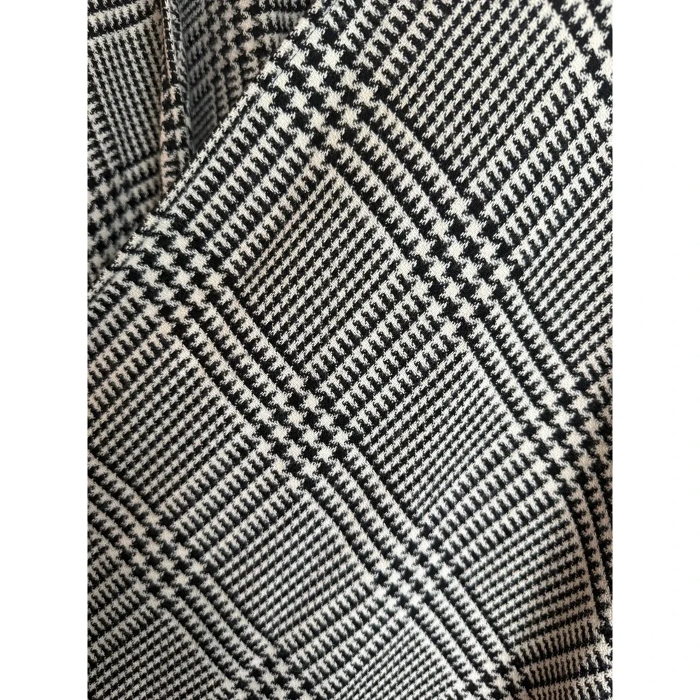 Preston & York Black/White Houndstooth Sleeved Wrap (O/S)